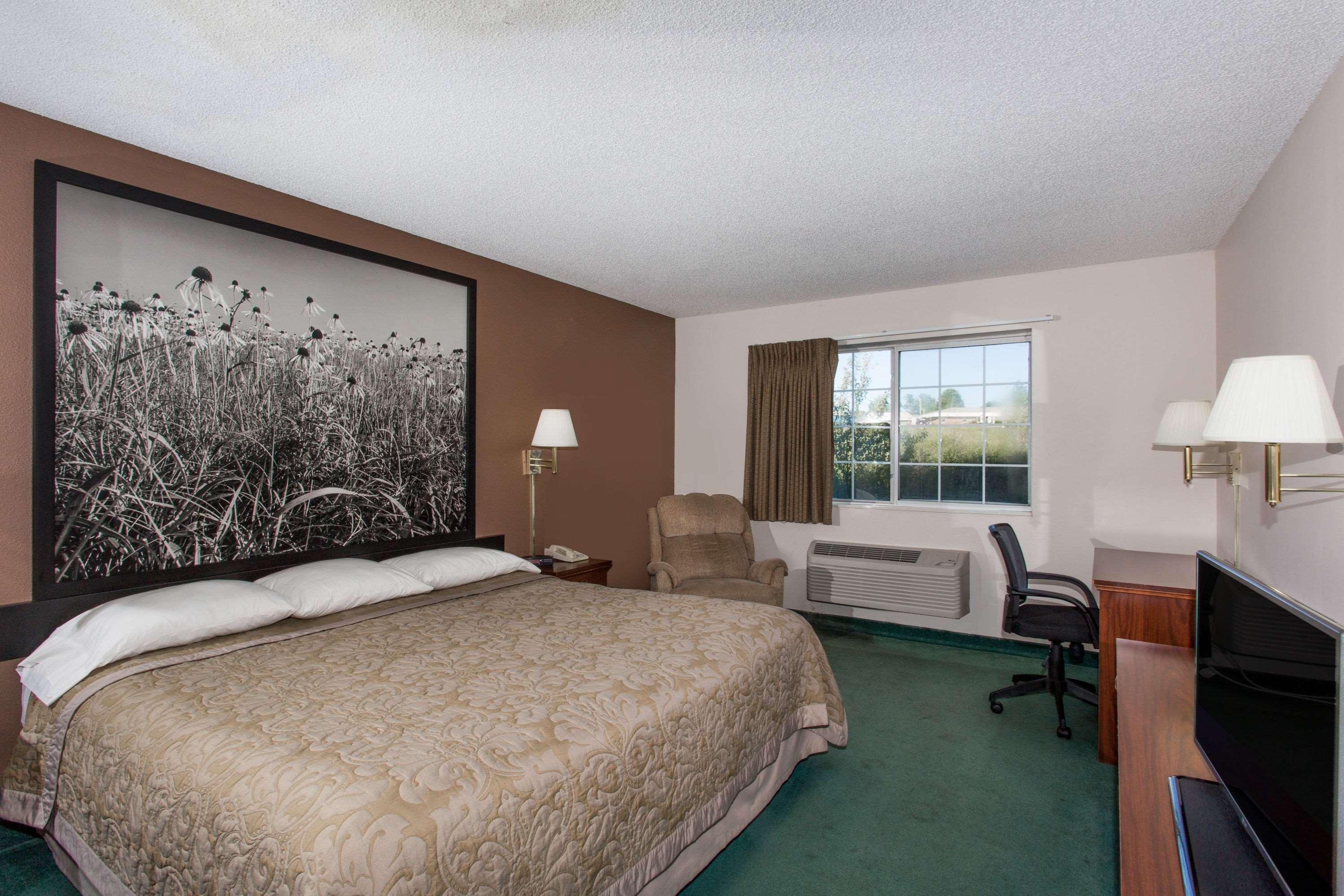 Hotel Super 8 by Wyndham Richmond Exterior foto